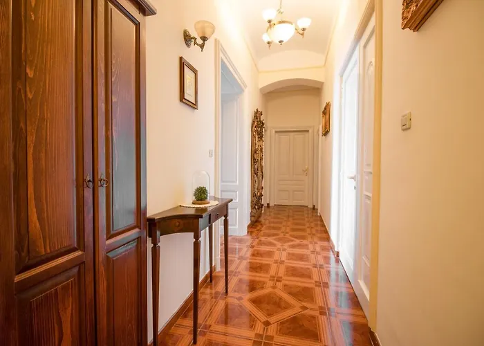 Regaly With Sea View And Free Parking Apartament *