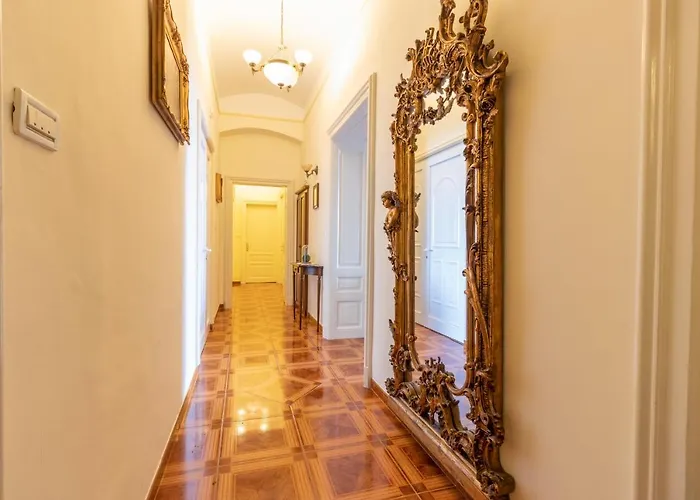 Apartment Villa Regaly *