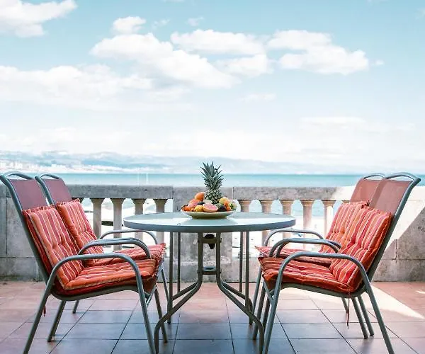 Appartamento Apartment Villa Regaly *